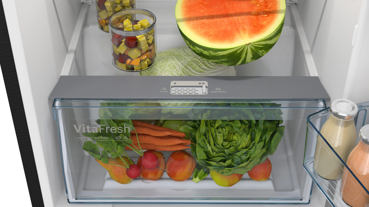 Bosch Series 6 Free-Standing Fridge-Freezer CMC33S33VI